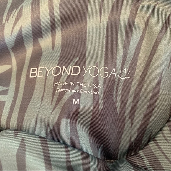 Beyond Yoga Leggings Medium SOLD - Picture 5 of 5